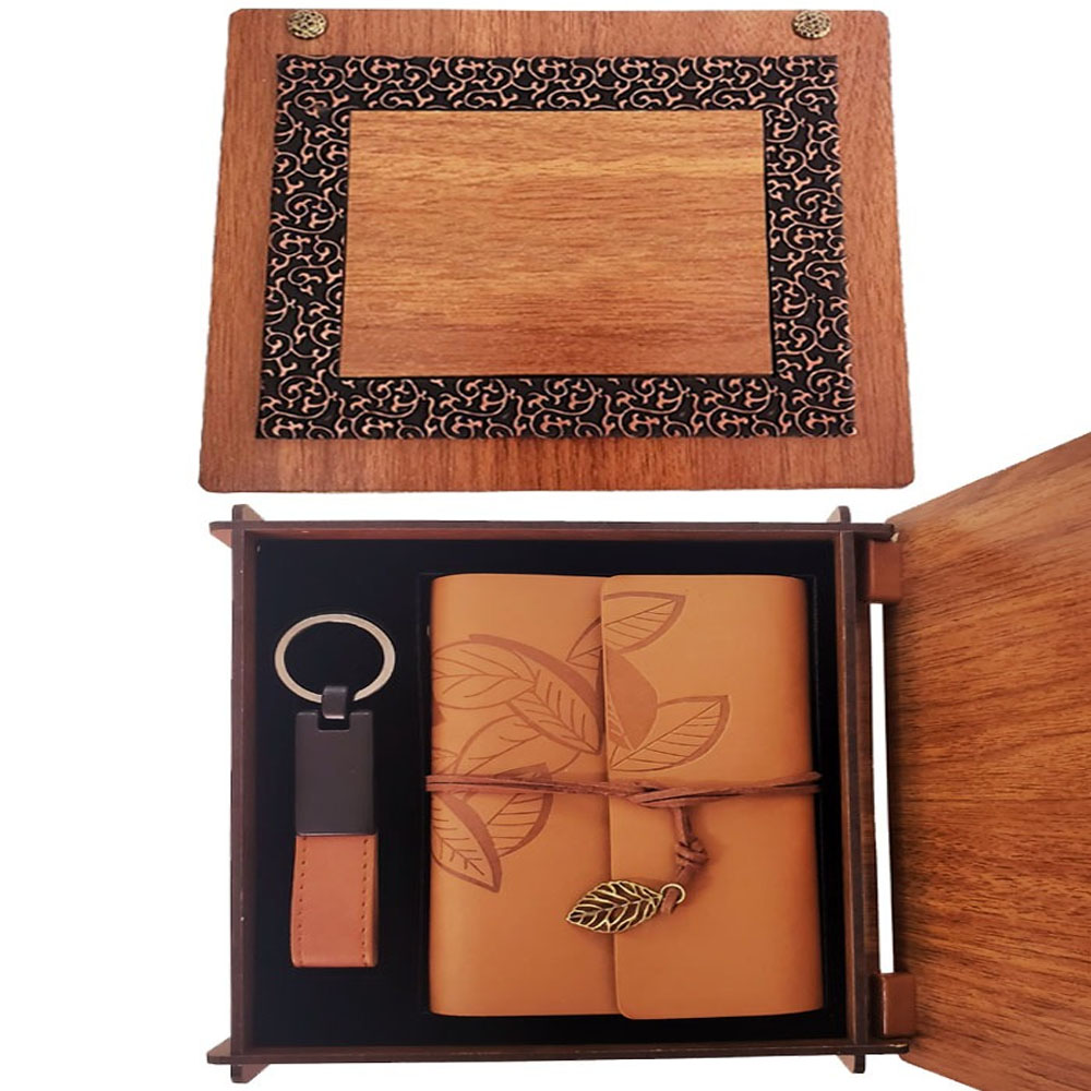 Ahşap Kutulu Taba Renk Deri Defter Anahtarlık Set fotoğrafı – ahsap, kutulu, taba, renk
