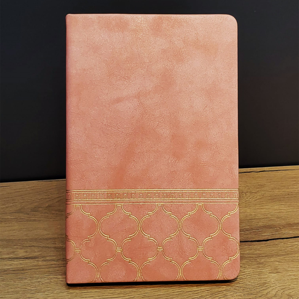 Desenli Deri Defter Somon fotoğrafı – desenli, deri, defter, somon