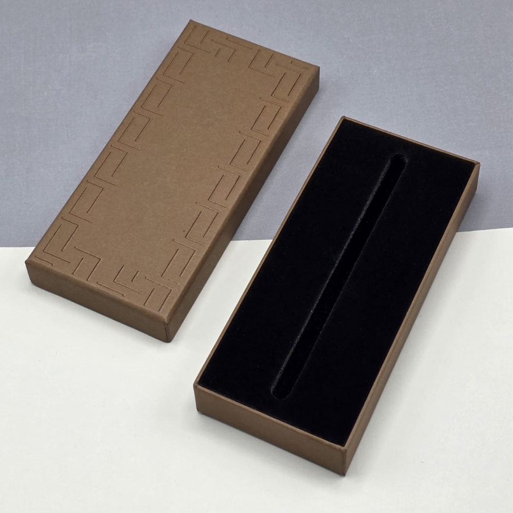 Kahverengi Özel Motifli Lüks Kalem Kutusu fotoğrafı – kahverengi, ozel, motifli, luks