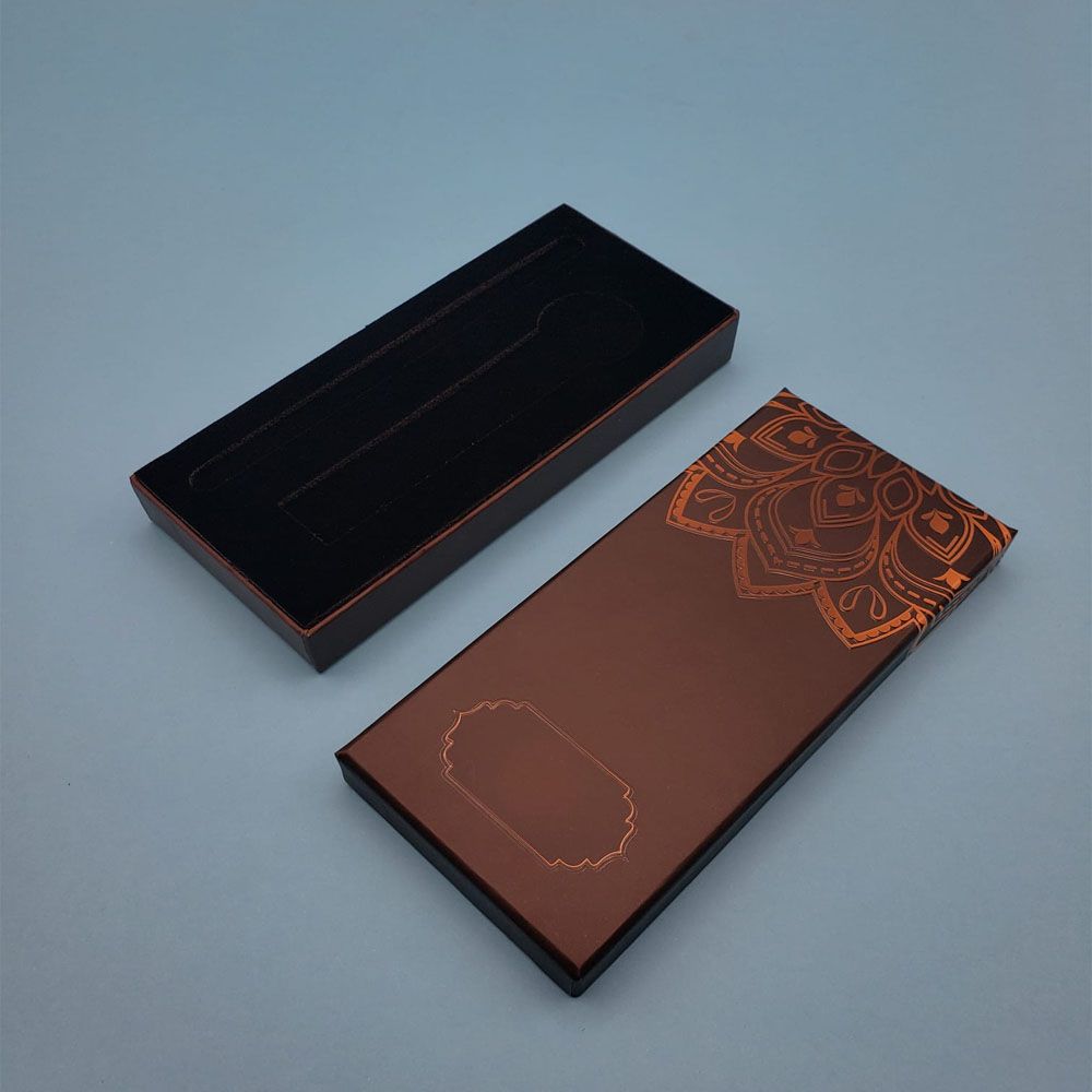 Mandala Desenli Kalem Ve Anahtarlık Kutusu fotoğrafı – mandala, desenli, kalem, ve