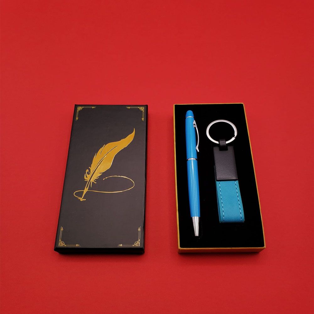 Metal Deri Anahtarlık Ve Kalem fotoğrafı – metal, deri, anahtarlik, ve