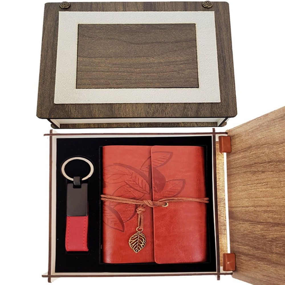 Özel Ahşap Kutulu Kahve Deri Defter ve Anahtarlık Set fotoğrafı – ozel, ahsap, kutulu, kahve