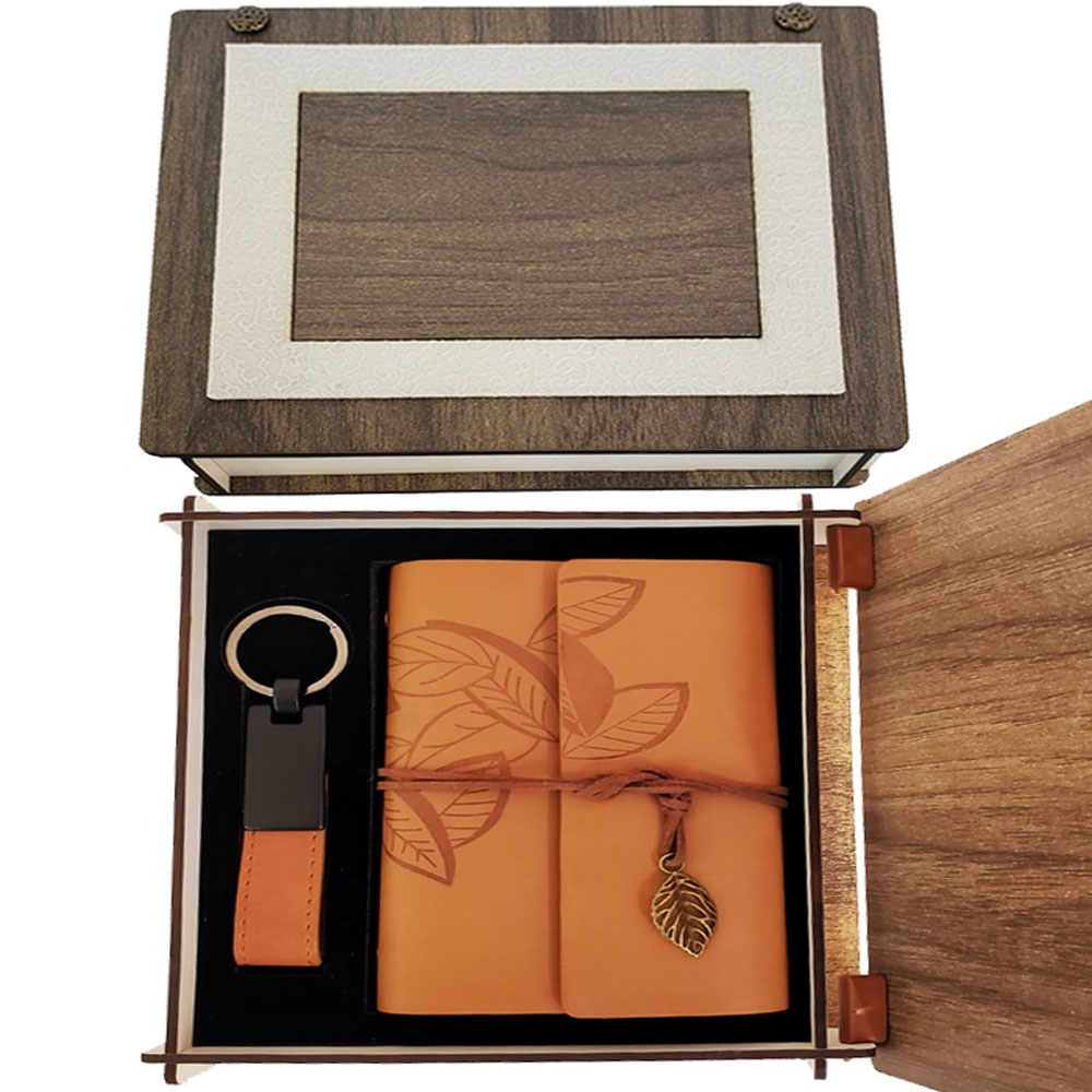 Özel Ahşap Kutulu Taba Deri Defter ve Anahtarlık Set fotoğrafı – ozel, ahsap, kutulu, taba